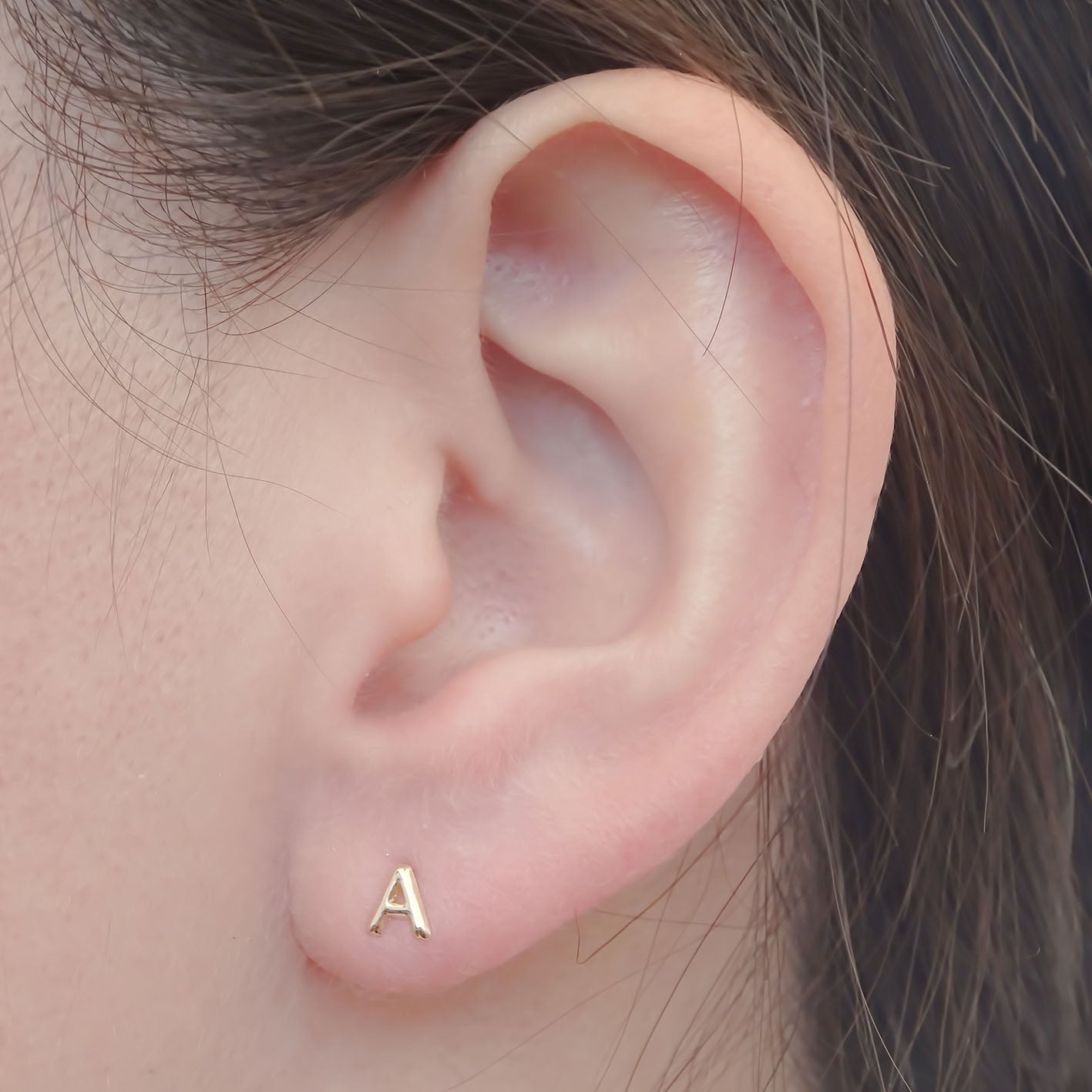 Amor Eterno - Broqueles Par Letra Inicial / Aretes / Oro 10k / A