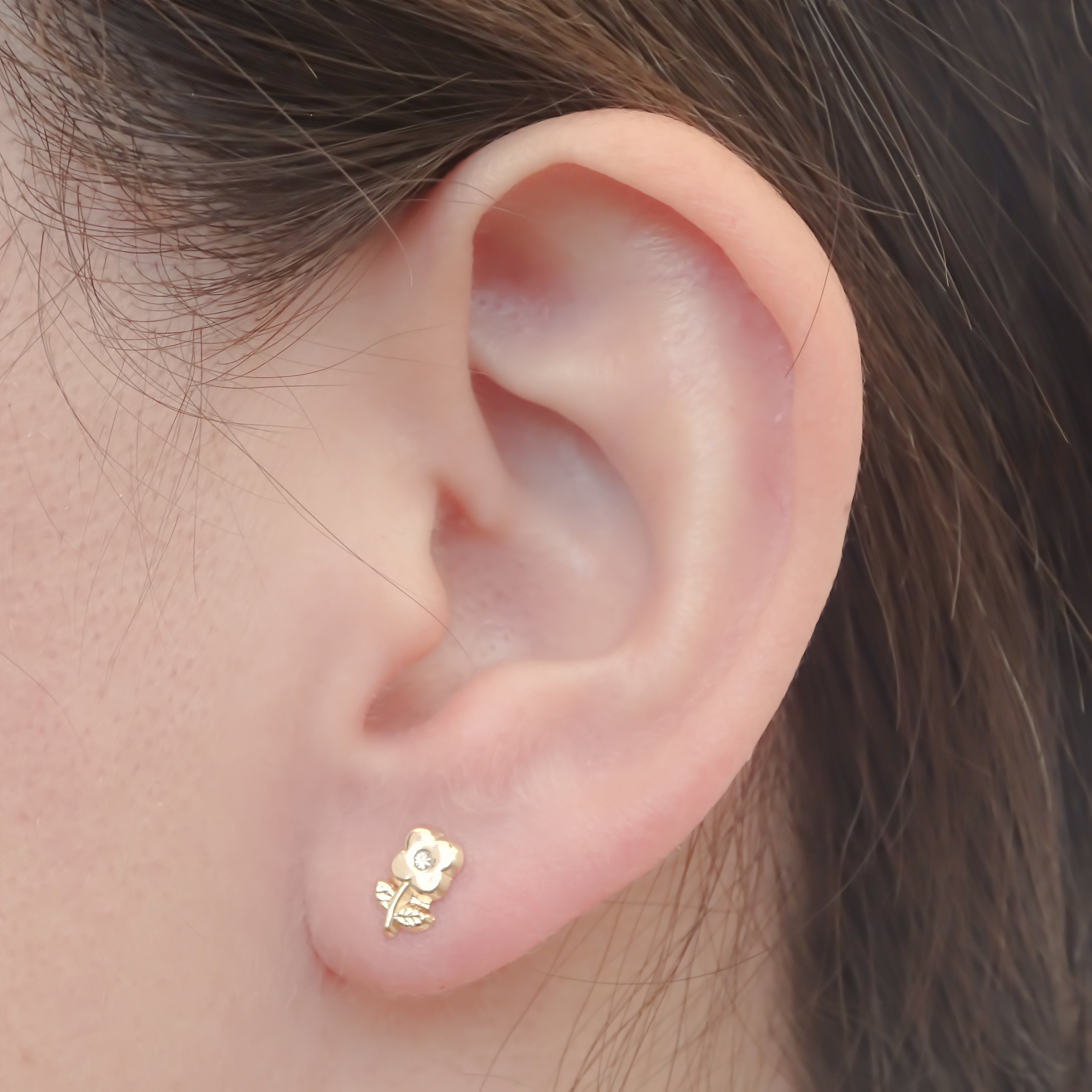 Amor Eterno - Broqueles / Flor Tierna Aretes / Oro 10k