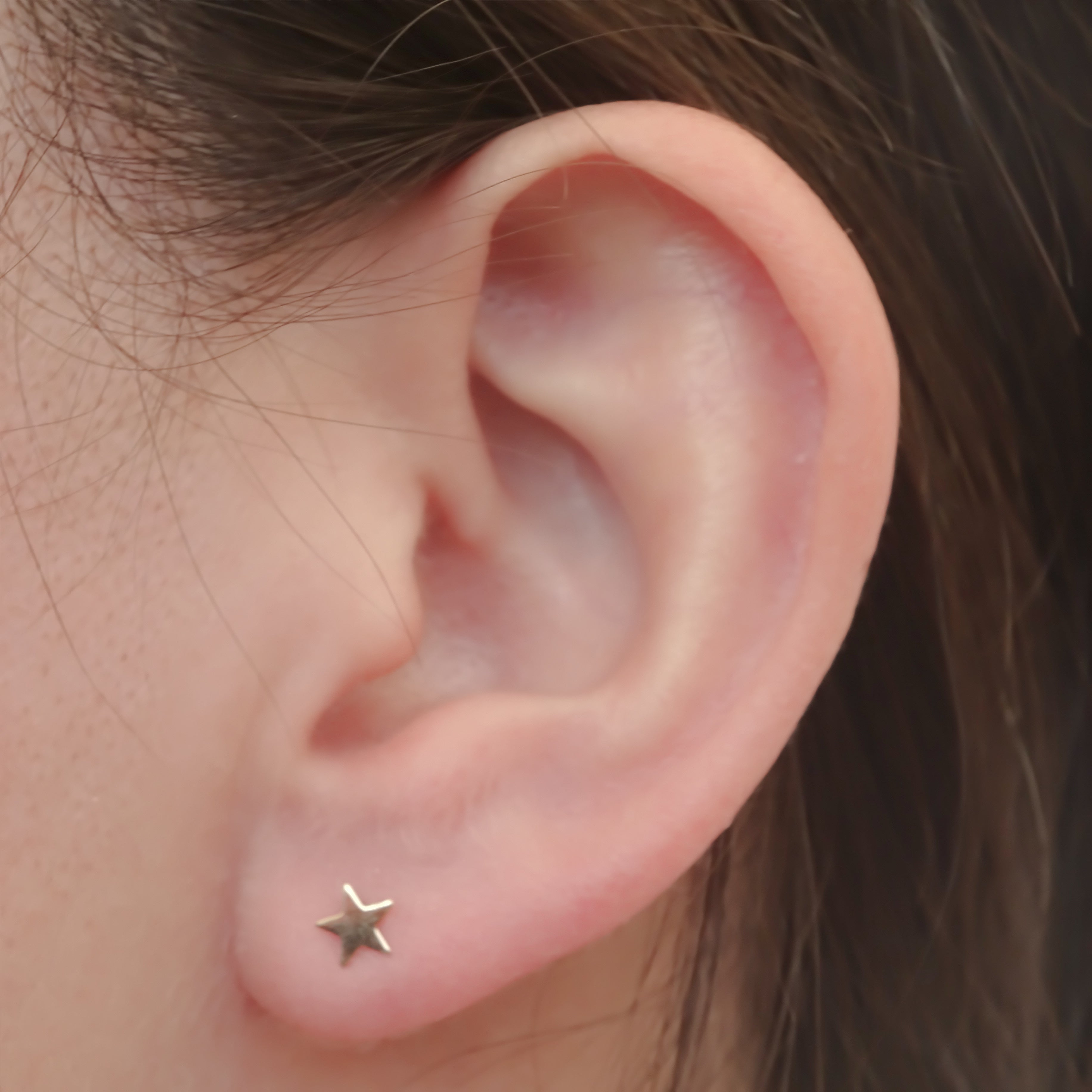 Amor Eterno - Broqueles Estrella Desigual / Aretes Oro 10k