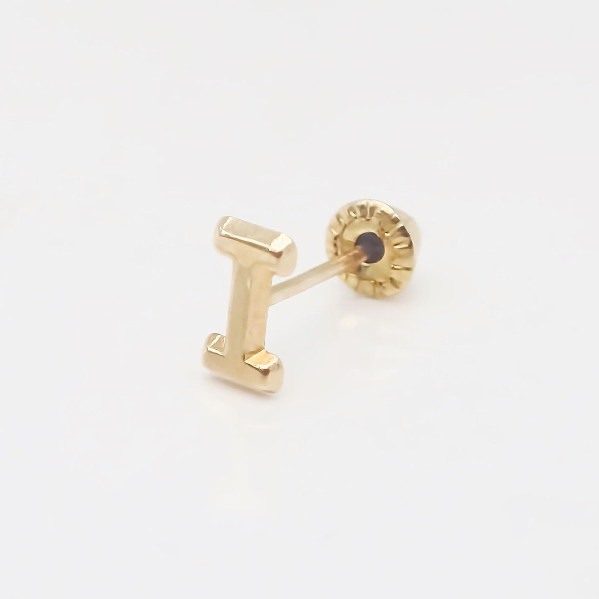 Amor Eterno - Broqueles Una Inicial Letra / Aretes / Oro 10k / I