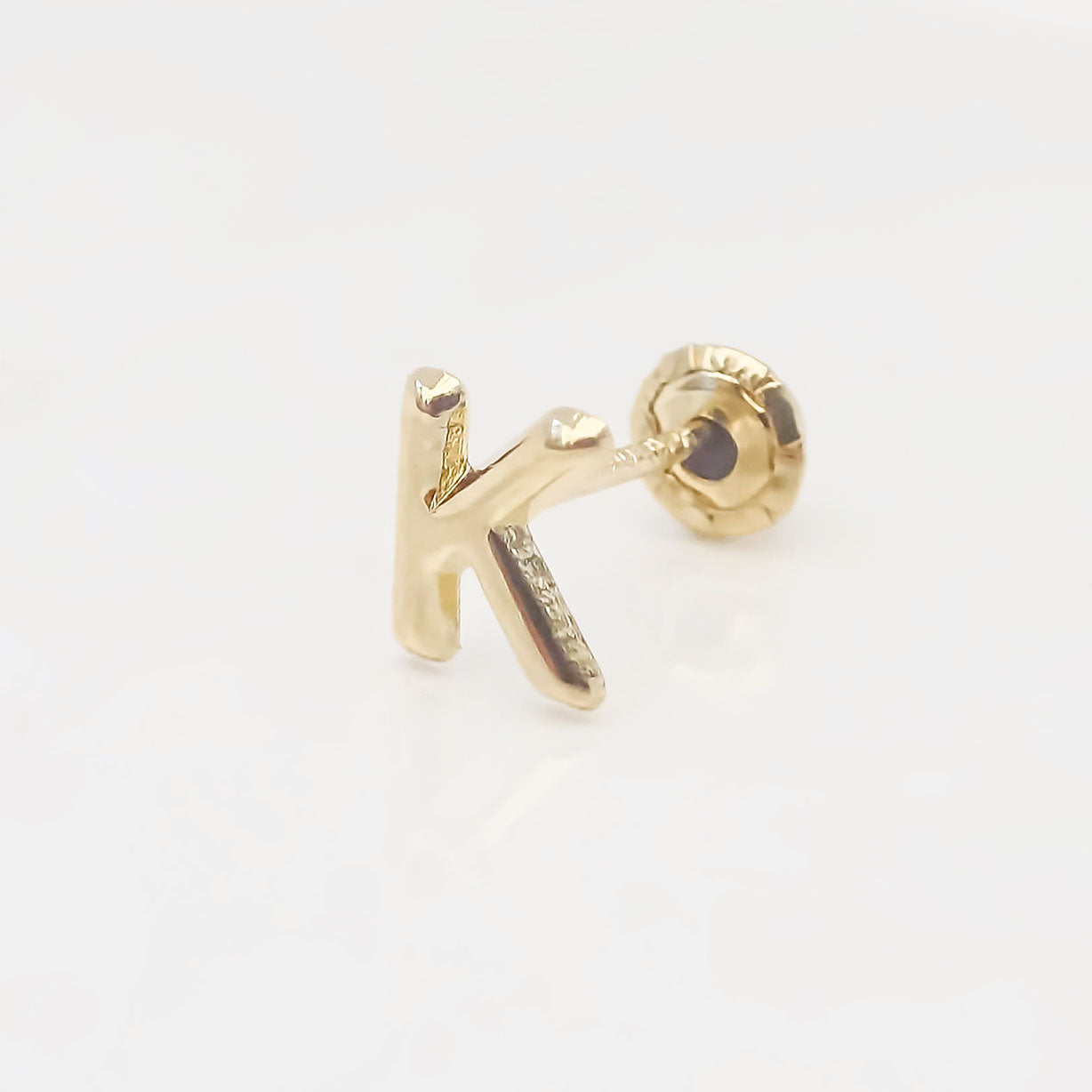 Amor Eterno - Broqueles Una Inicial Letra / Aretes / Oro 10k / K