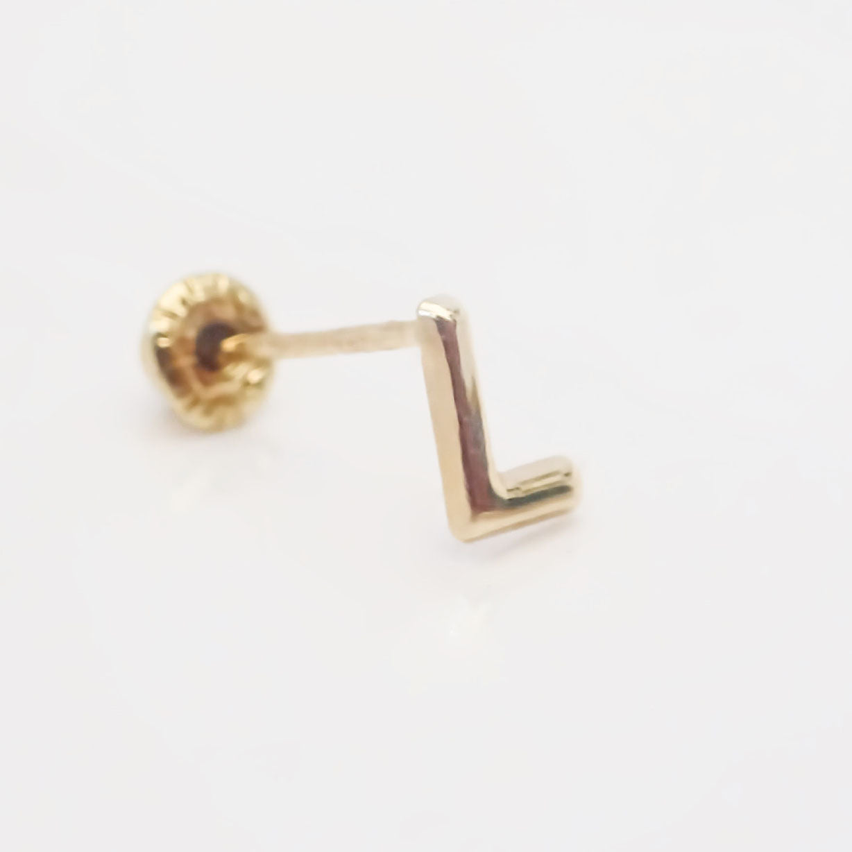 Amor Eterno - Broqueles Una Inicial Letra / Aretes / Oro 10k / L