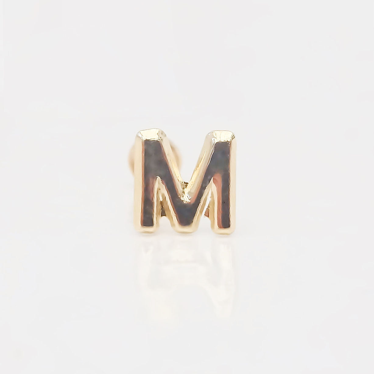 Amor Eterno - Broqueles Una Inicial Letra / Aretes / Oro 10k / M