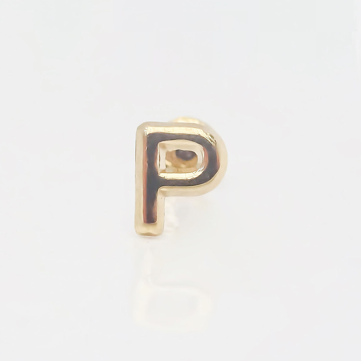 Amor Eterno - Broqueles Una Inicial Letra / Aretes / Oro 10k / P