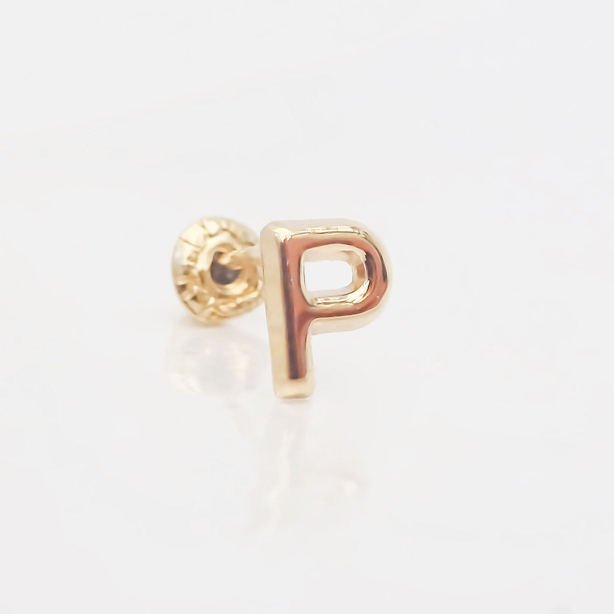 Amor Eterno - Broqueles Una Inicial Letra / Aretes / Oro 10k / P