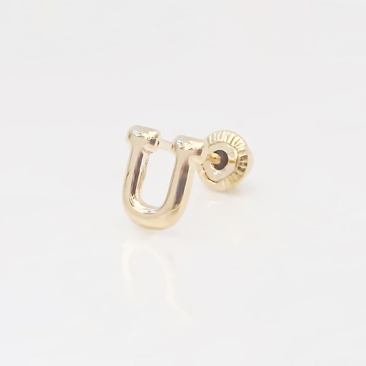 Amor Eterno - Broqueles Una Inicial Letra / Aretes / Oro 10k / U