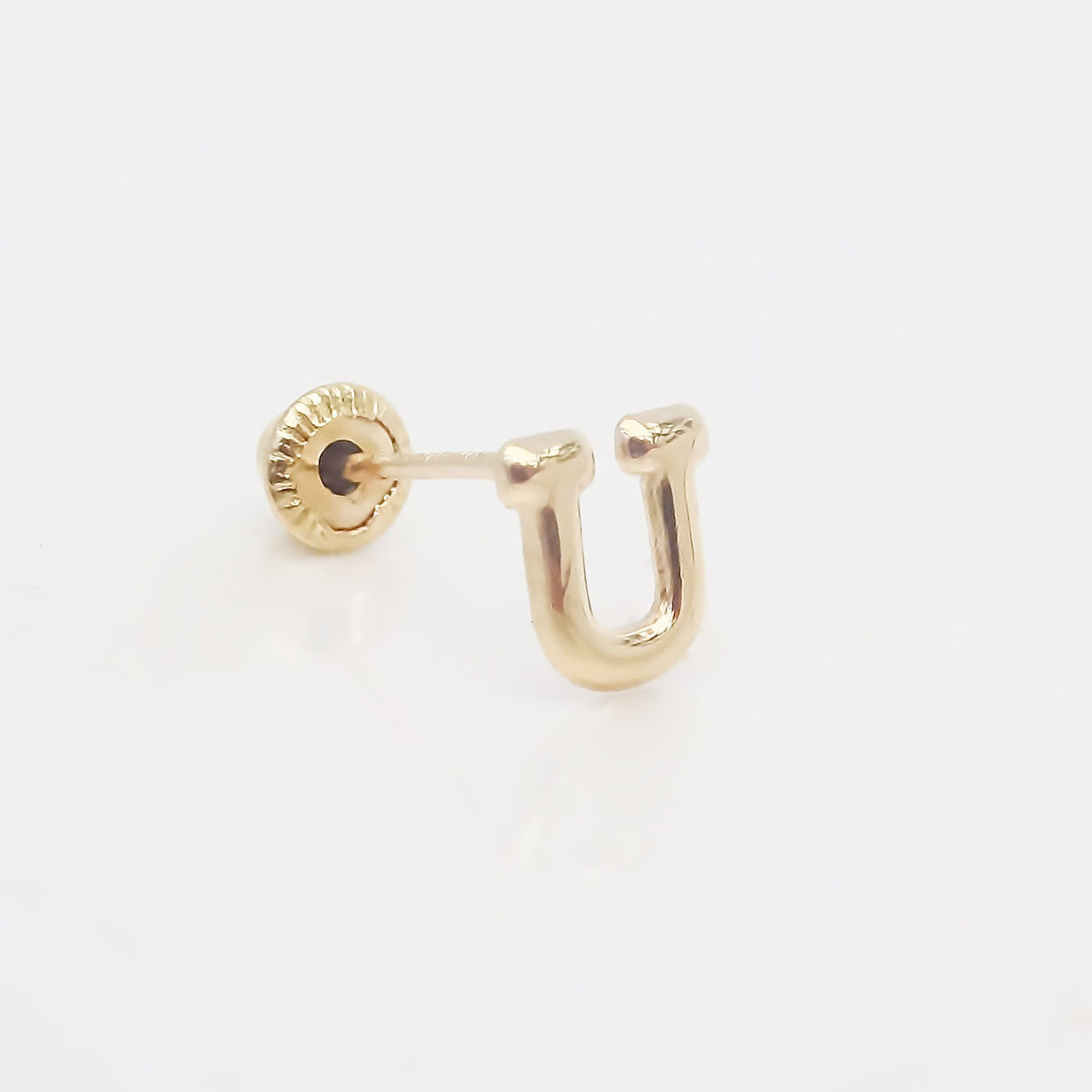 Amor Eterno - Broqueles Una Inicial Letra / Aretes / Oro 10k / U