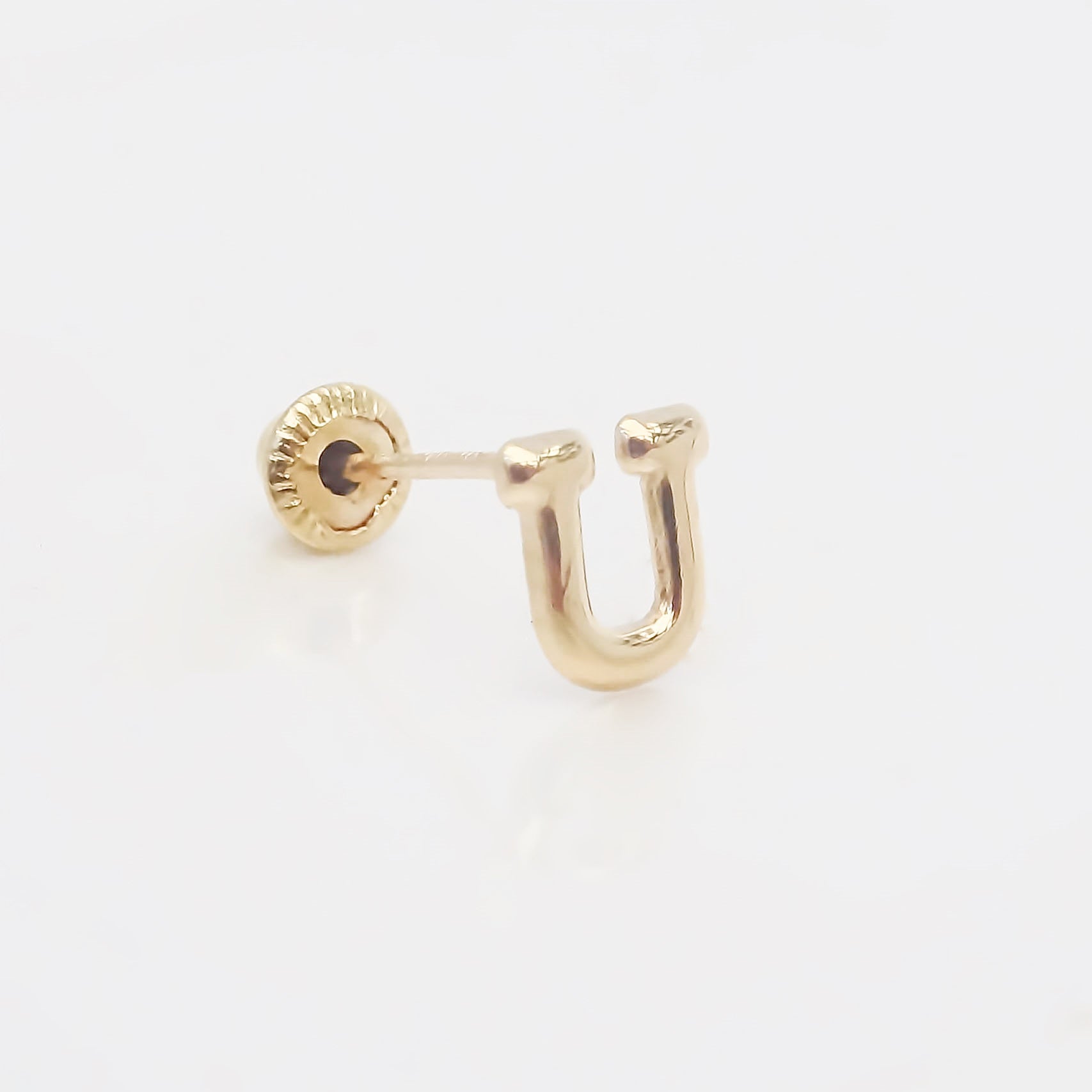 Amor Eterno - Broqueles Una Inicial Letra / Aretes / Oro 10k / U