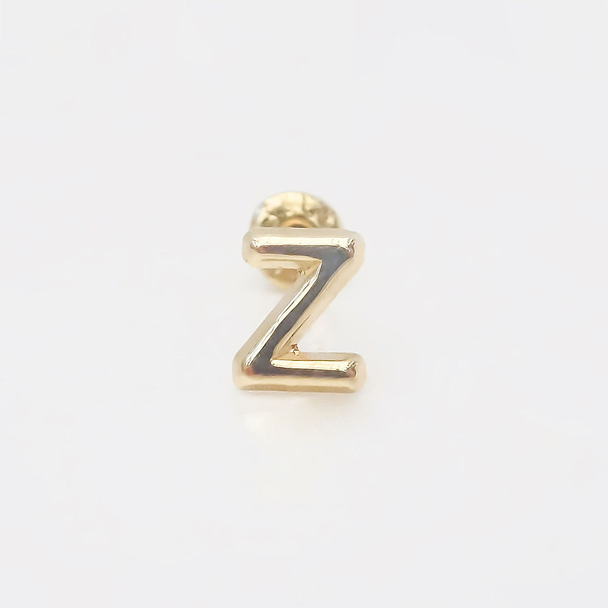 Amor Eterno - Broqueles Una Inicial Letra / Aretes / Oro 10k / Z