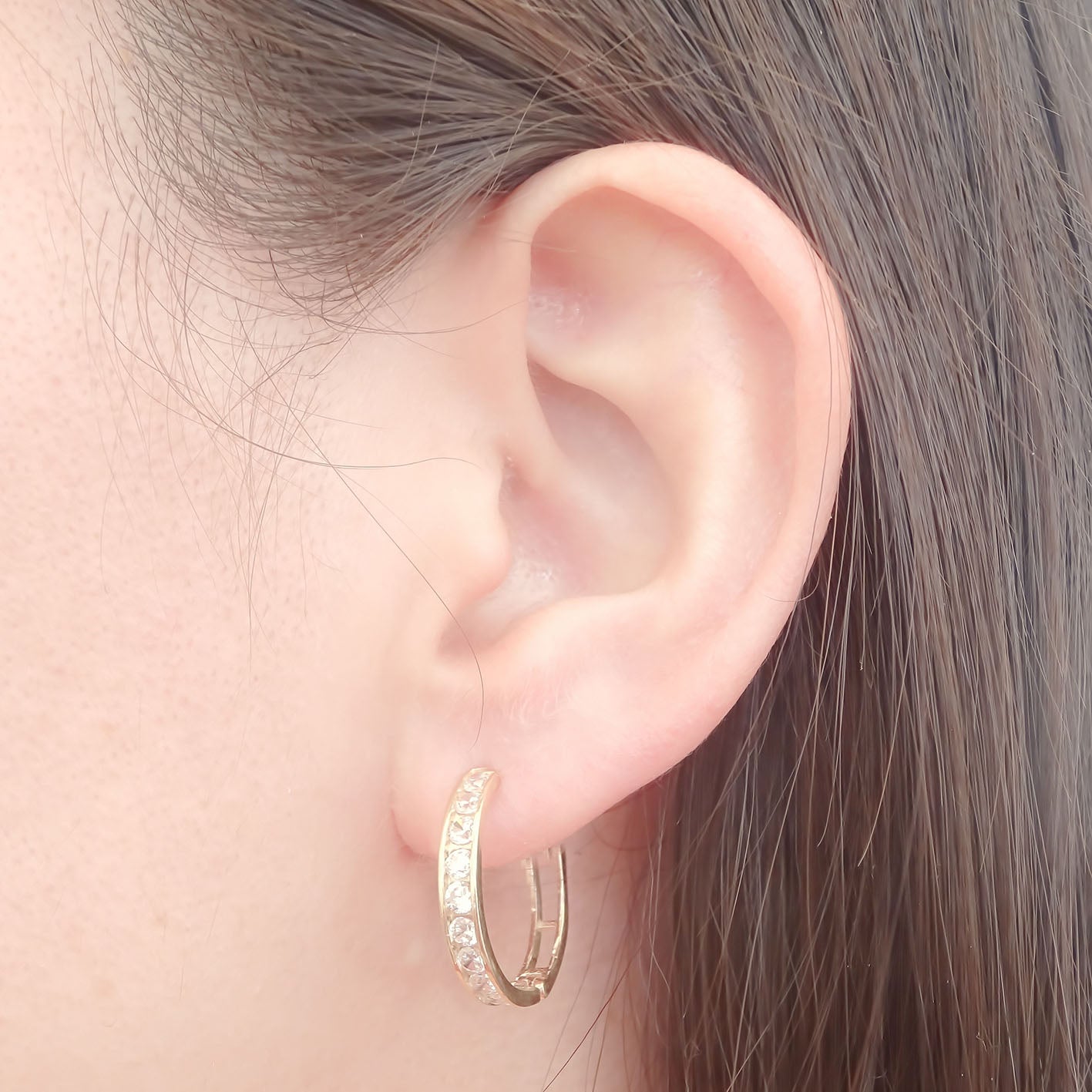 Amor Eterno - Arracadas / Aretes / Huggies Dahlia* Oro 10k