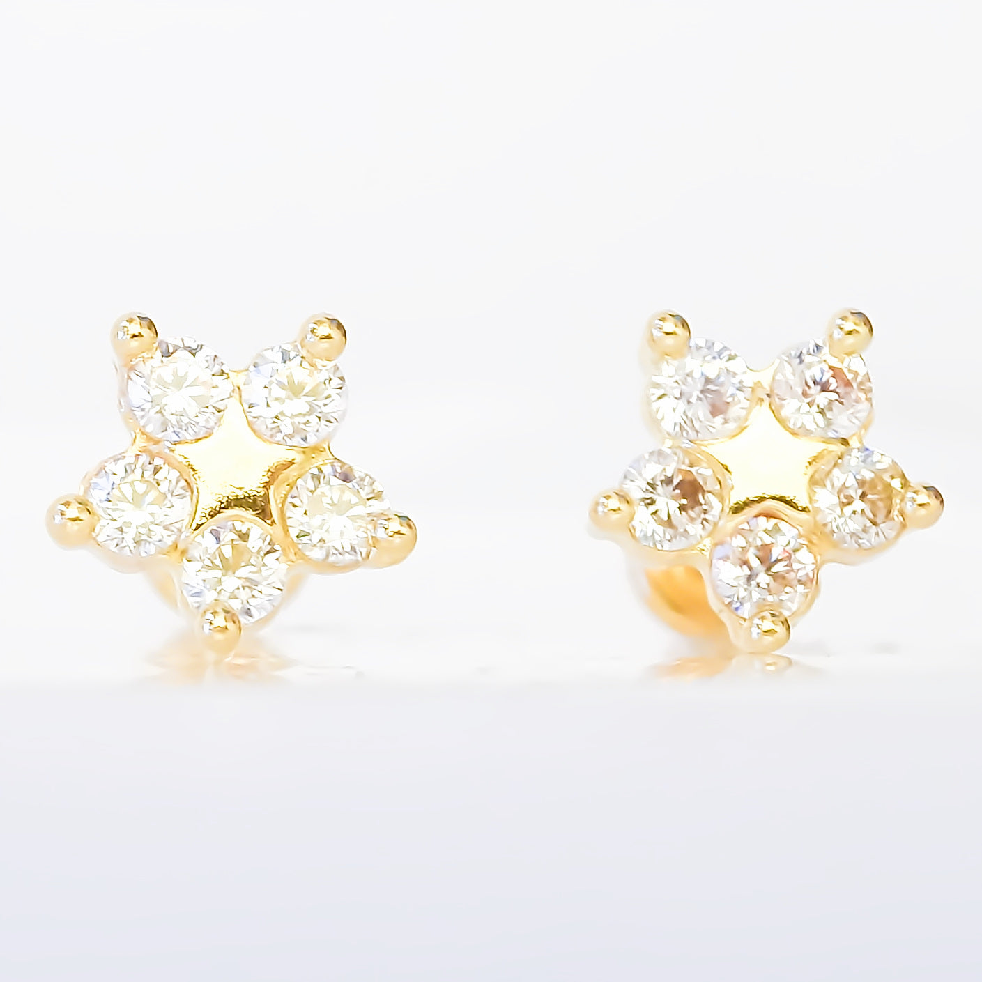 Amor Eterno - Broqueles / Flor Estrella / Aretes / Oro 10k