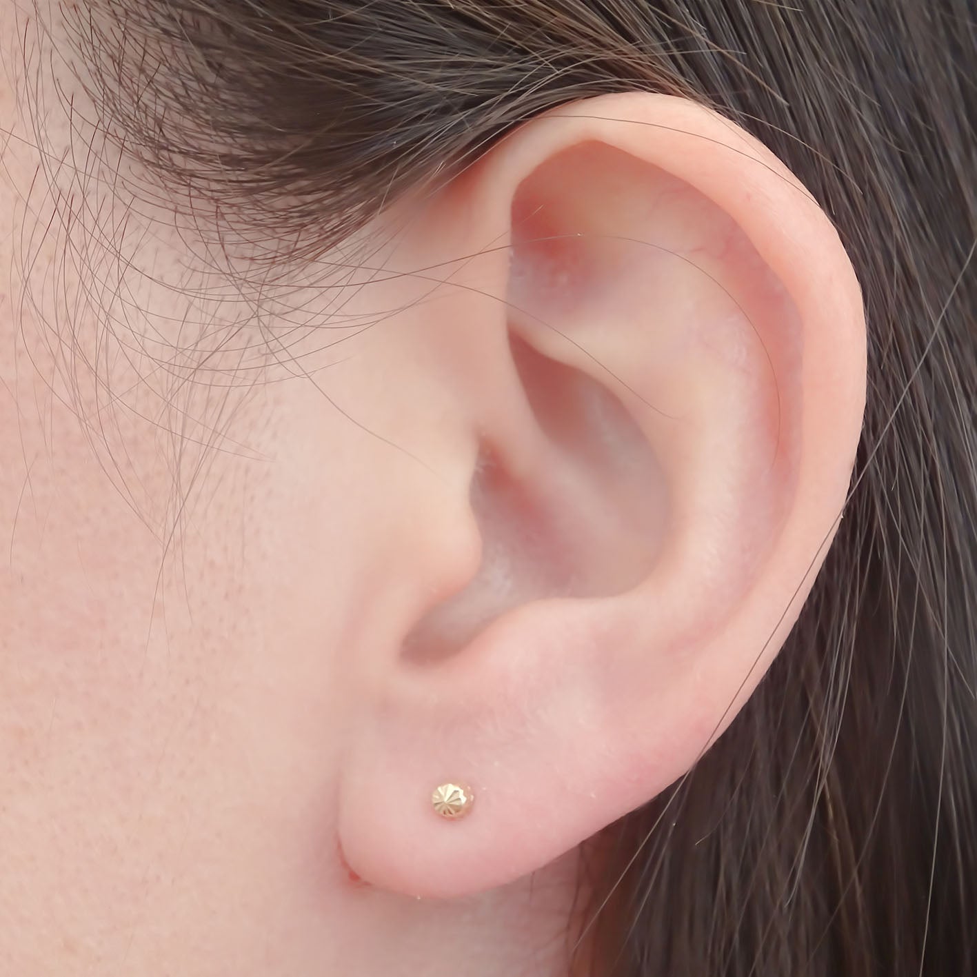 Amor Eterno - Broqueles Hongo Diamantado Bebé Aretes Oro 10k
