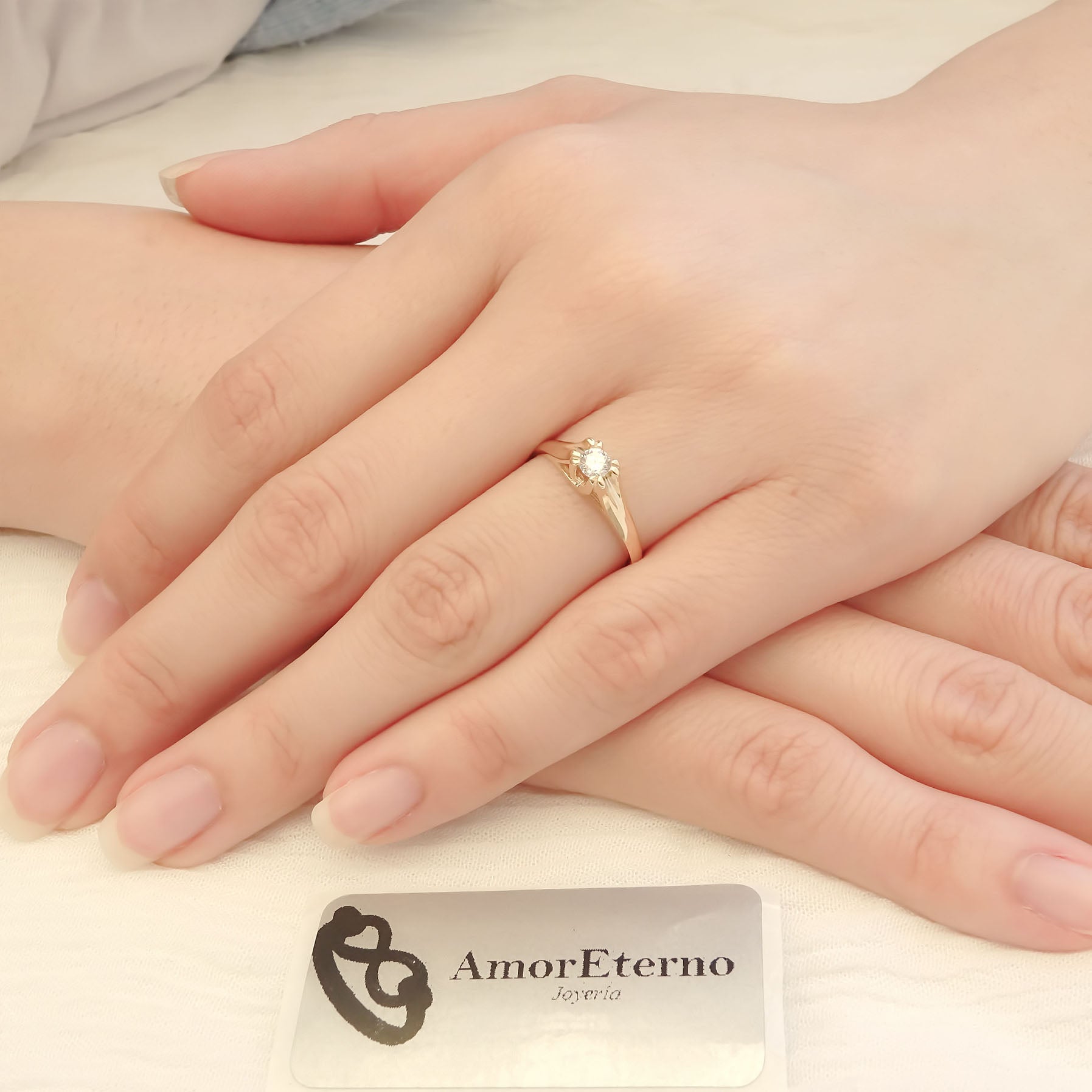 Amor Eterno - Anillo Compromiso / Inglés / Oro Sólido 10k