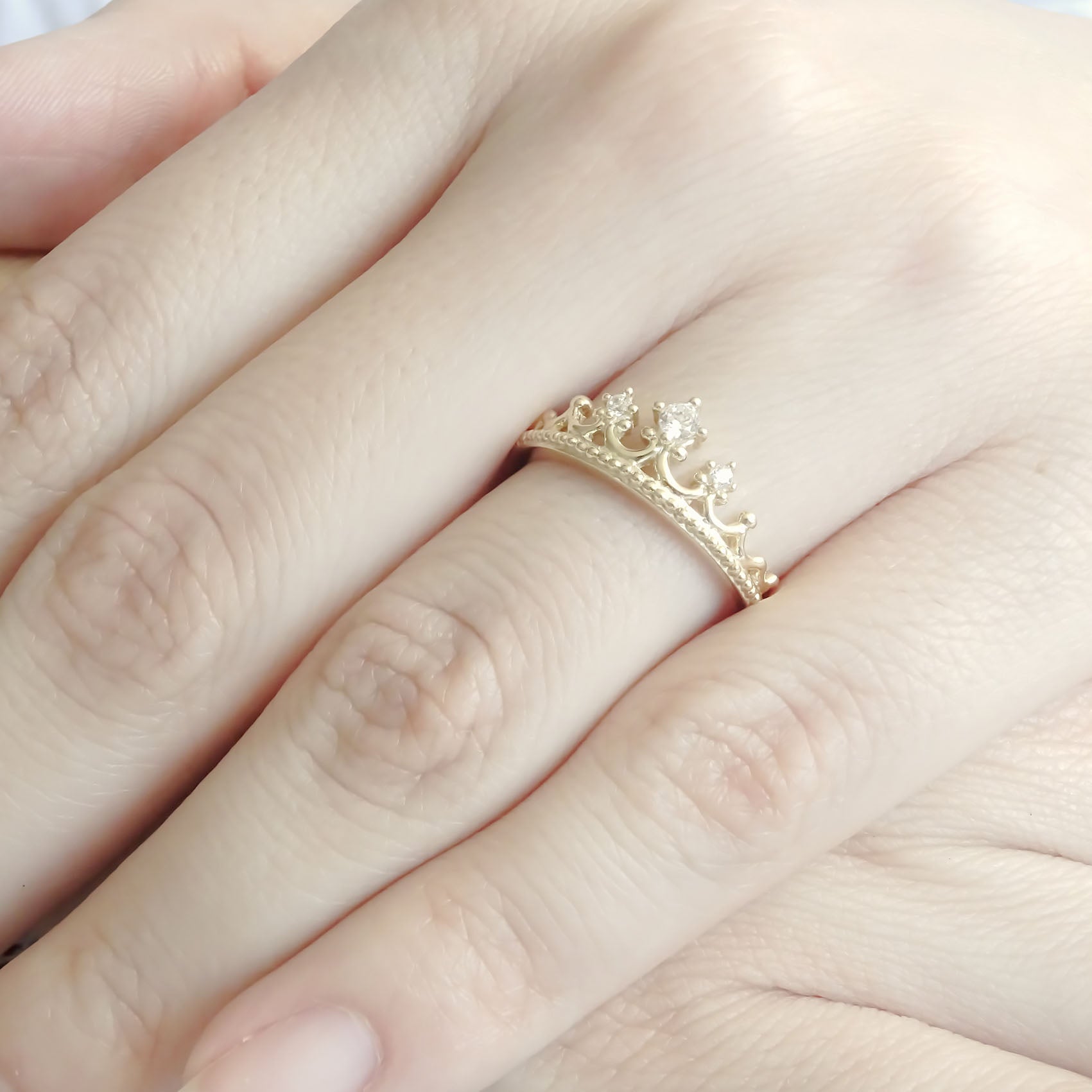 Amor Eterno - Anillo Corona Leslie / Oro Sólido 10k