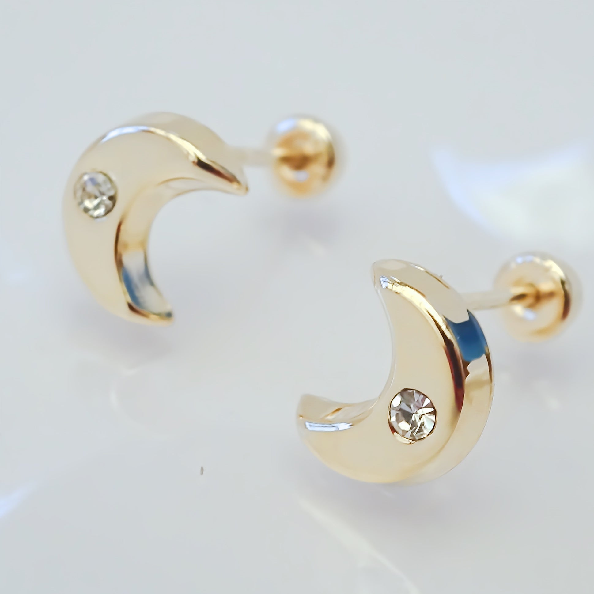 Amor Eterno - Broqueles Luna Basic Diamante / Aretes Oro 10k
