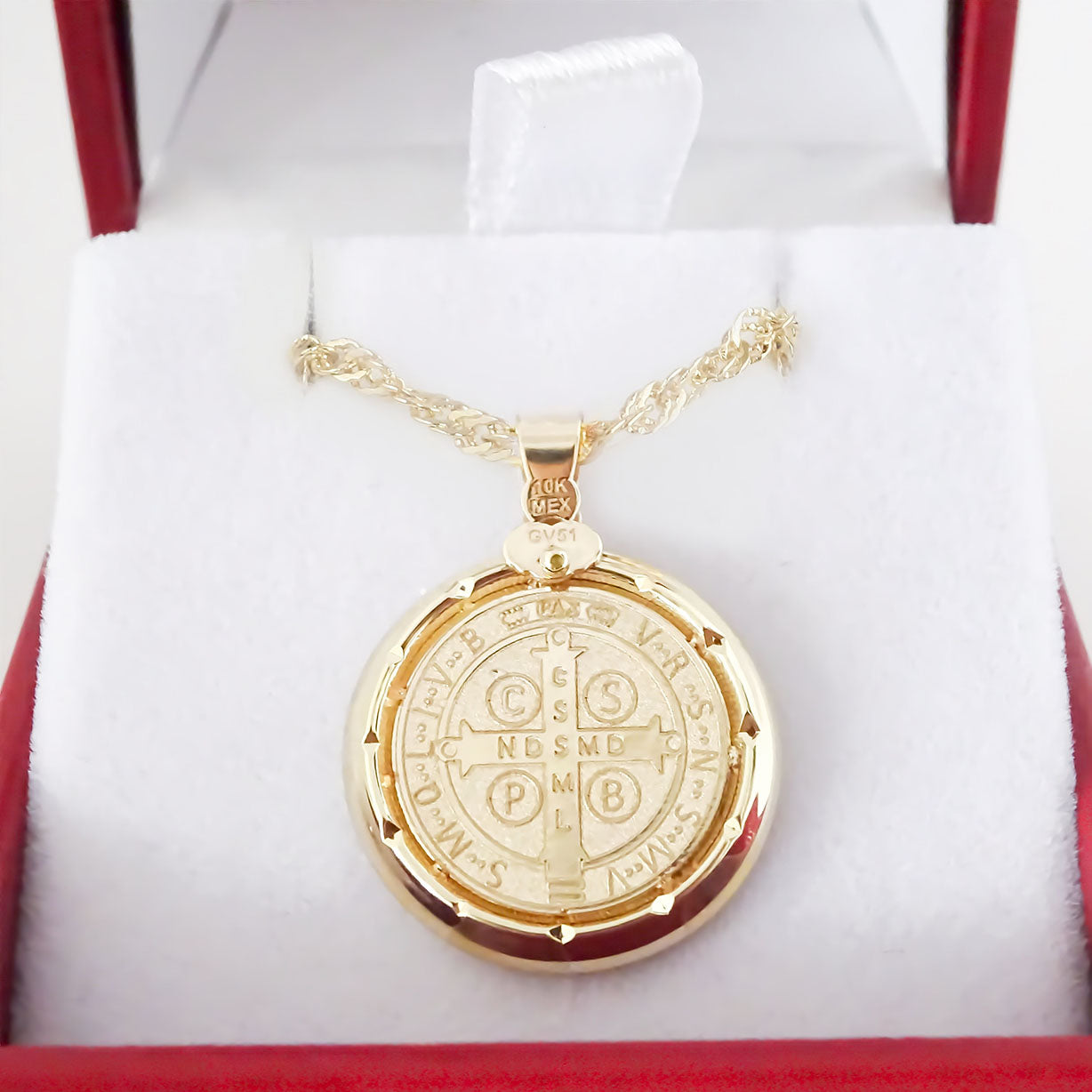 Amor Eterno - Dije Medalla San Benito Oro 10k +Cadena de Regalo