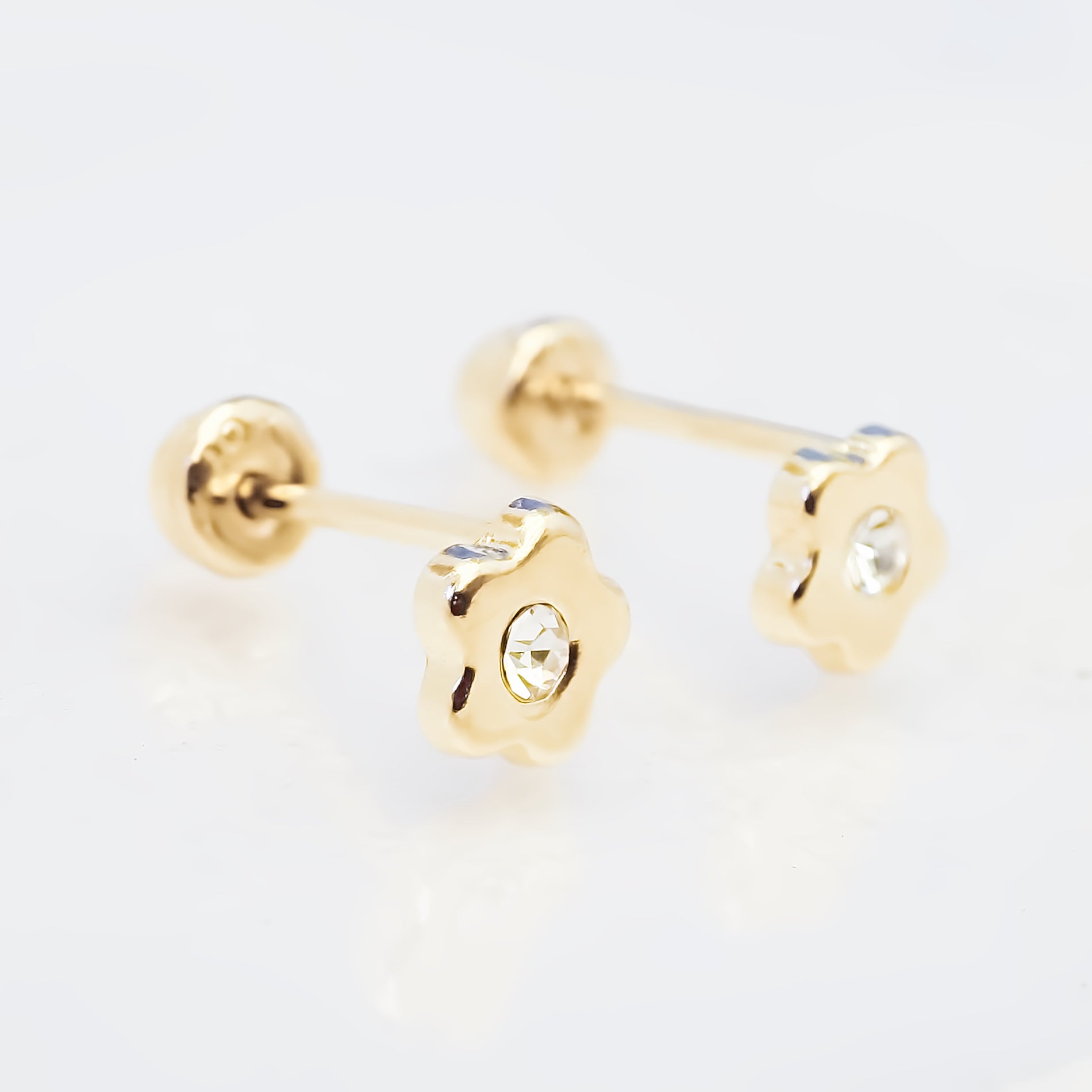 Amor Eterno - Broqueles Margarita Bebé / Aretes Oro 10k