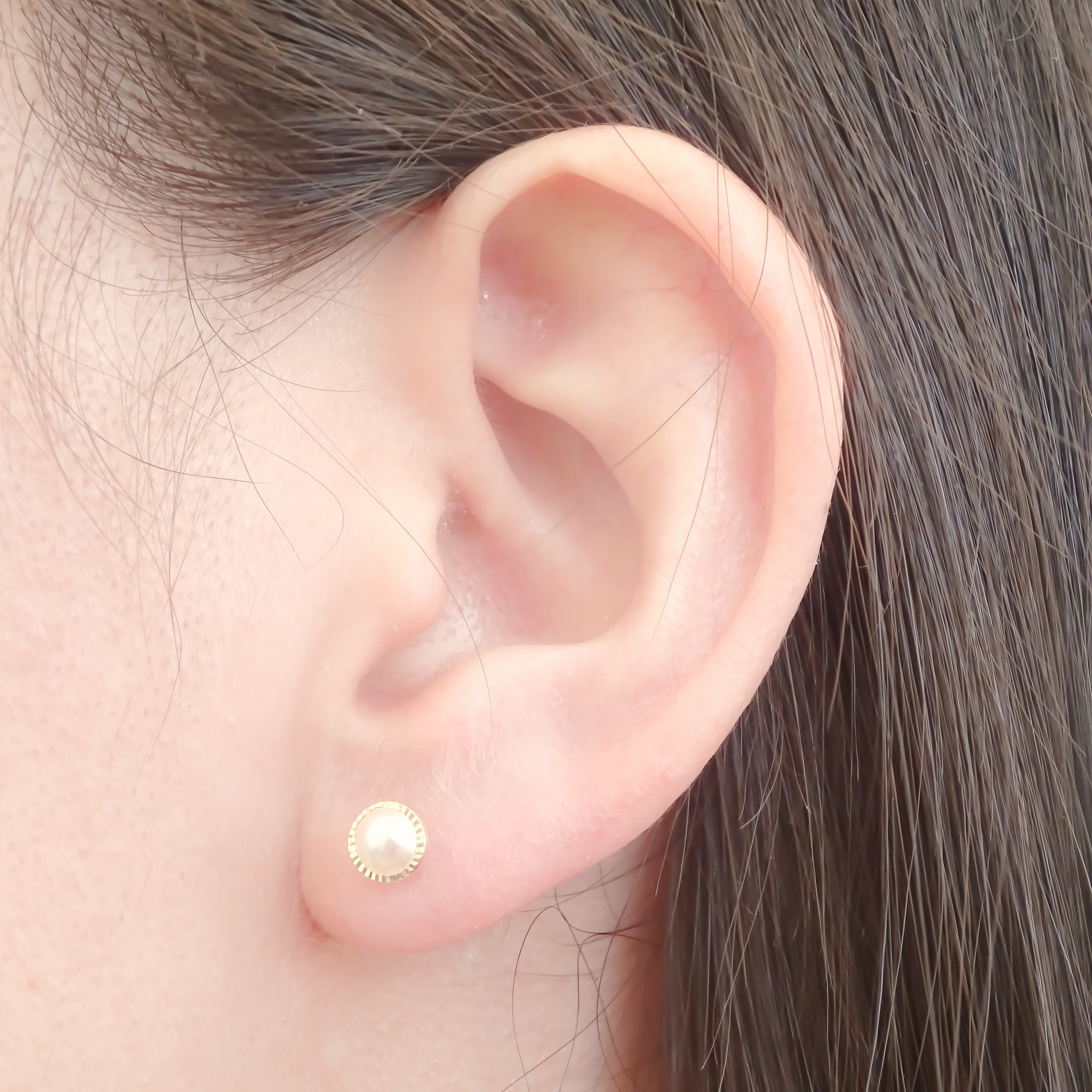 Amor Eterno - Broqueles Perla Facetada / Aretes / Oro 10k