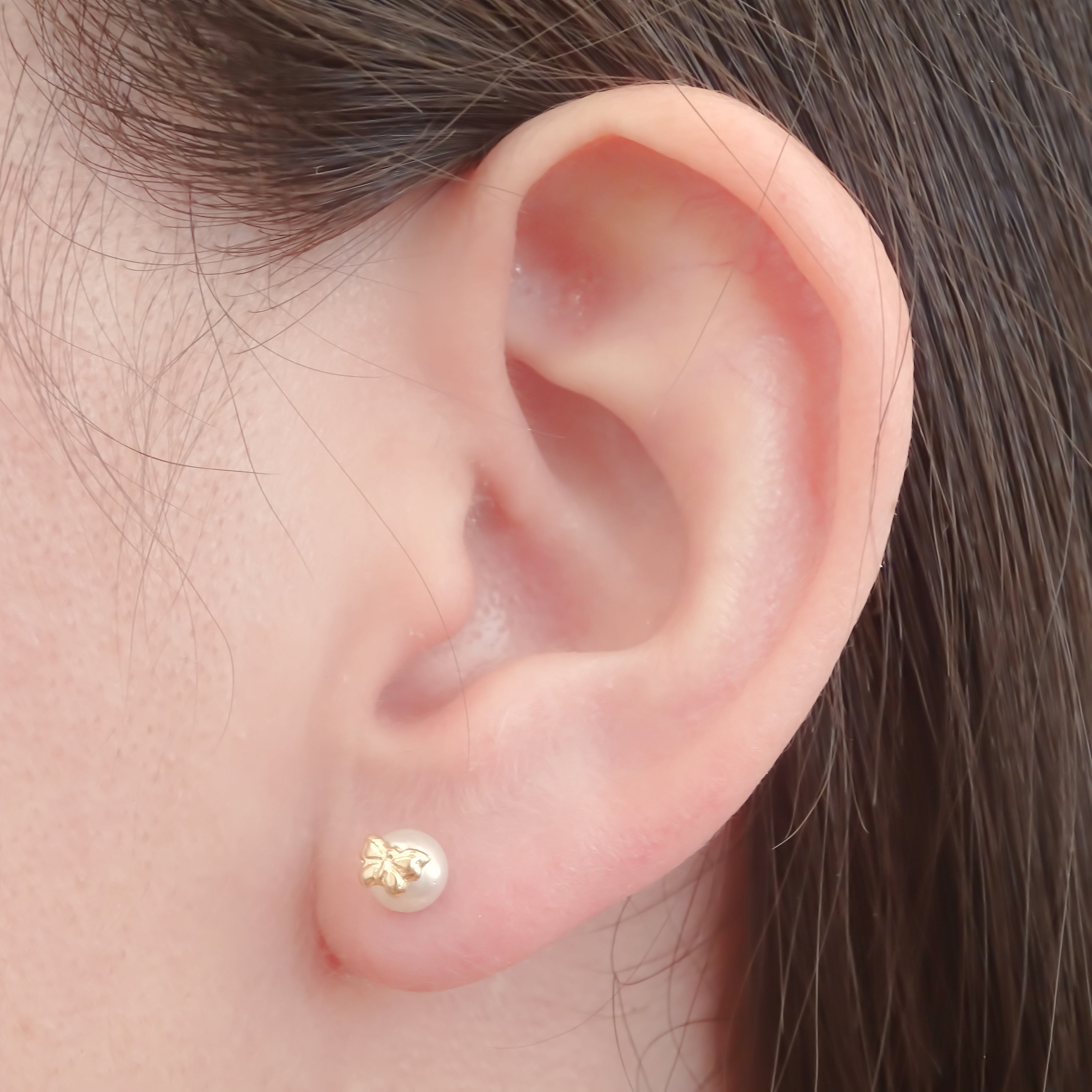 Amor Eterno - Broqueles Perla Mariposa / Aretes / Oro 10k