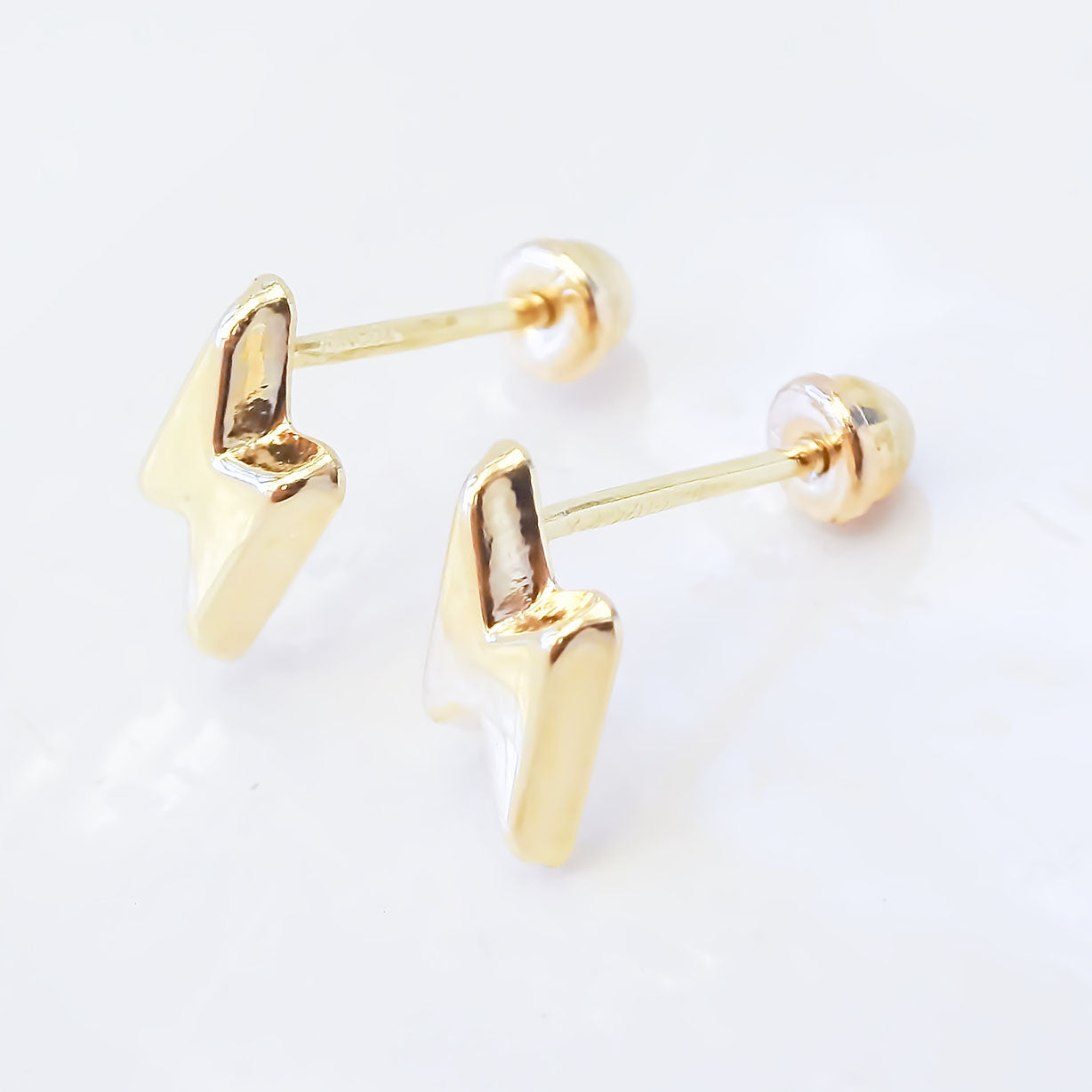 Amor Eterno - Broqueles Rayo Basic Aretes / Oro 10k