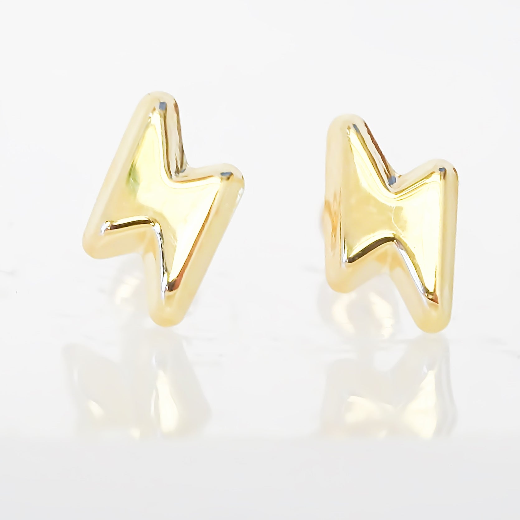 Amor Eterno - Broqueles Rayo Basic Aretes / Oro 10k
