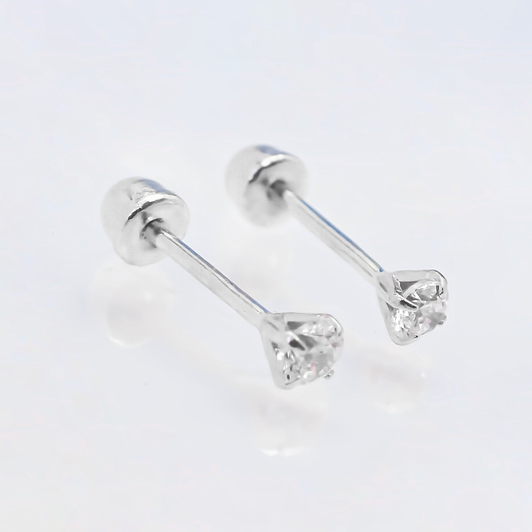 Amor Eterno - Broqueles Diamante Natural 0.06cts Oro 14k / Blanco