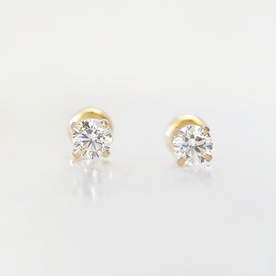 Amor Eterno - Broqueles Diamante Natural 0.06cts Oro 14k / Amarillo