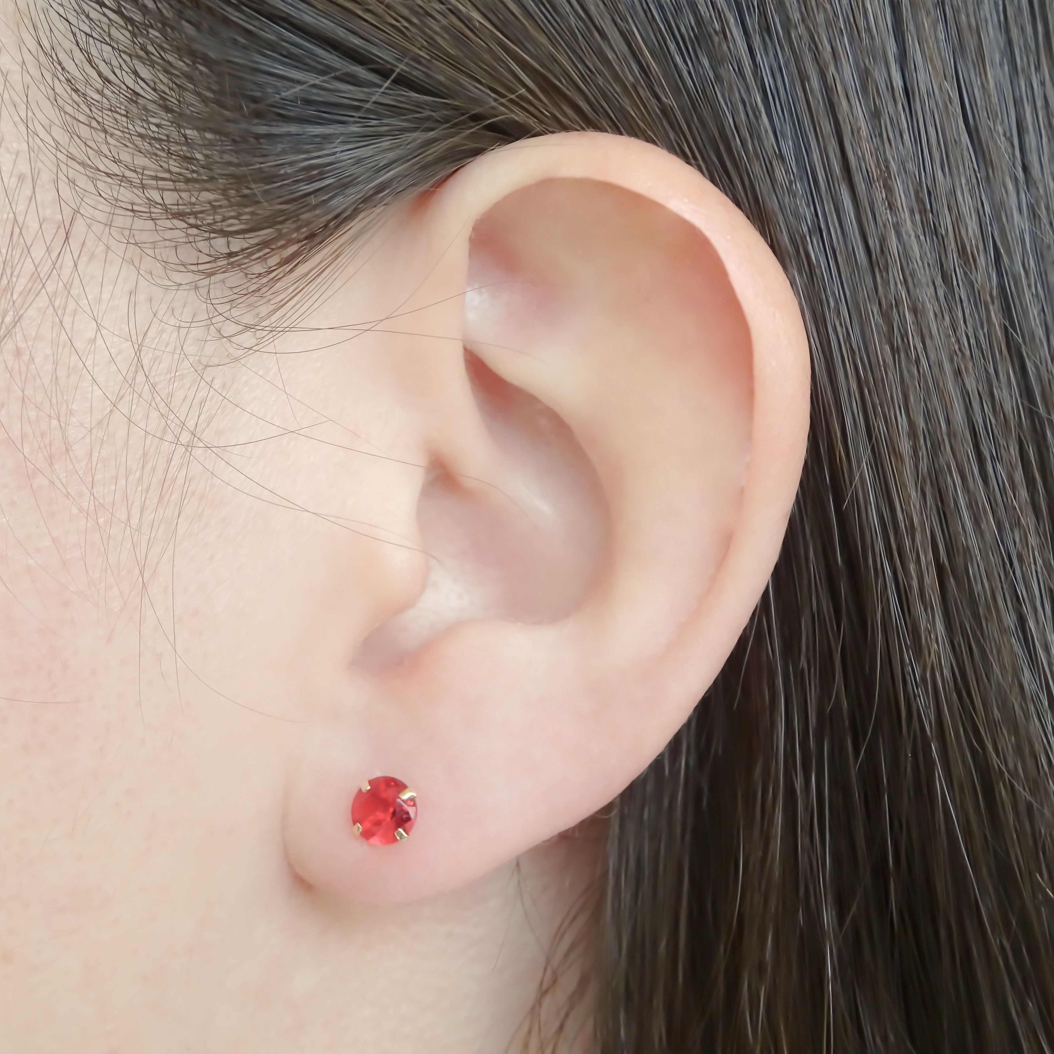 Amor Eterno - Broqueles Recto 5mm / Aretes / Oro 10k