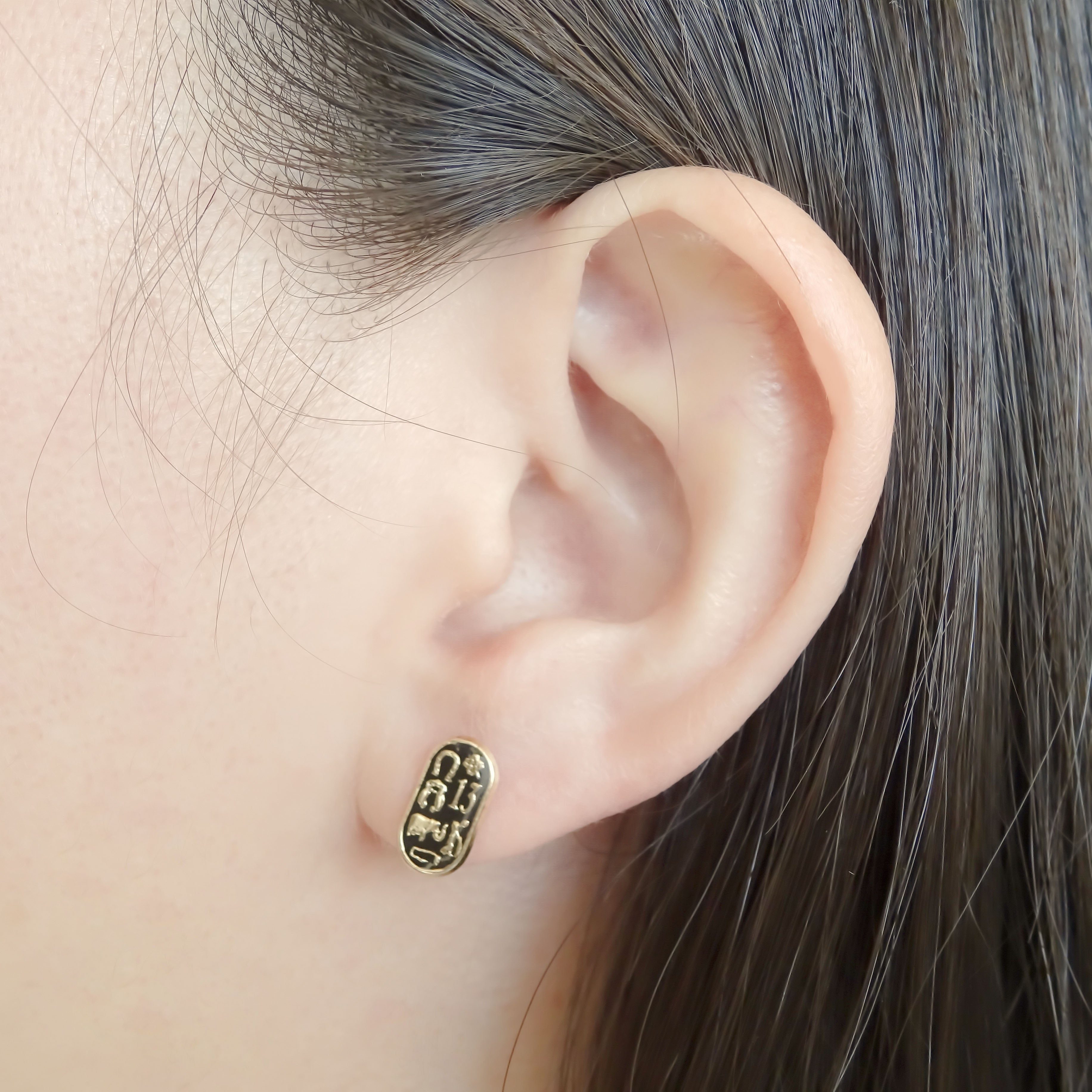 Amor Eterno - Broqueles Runa Buena Suerte / Aretes Oro 10k