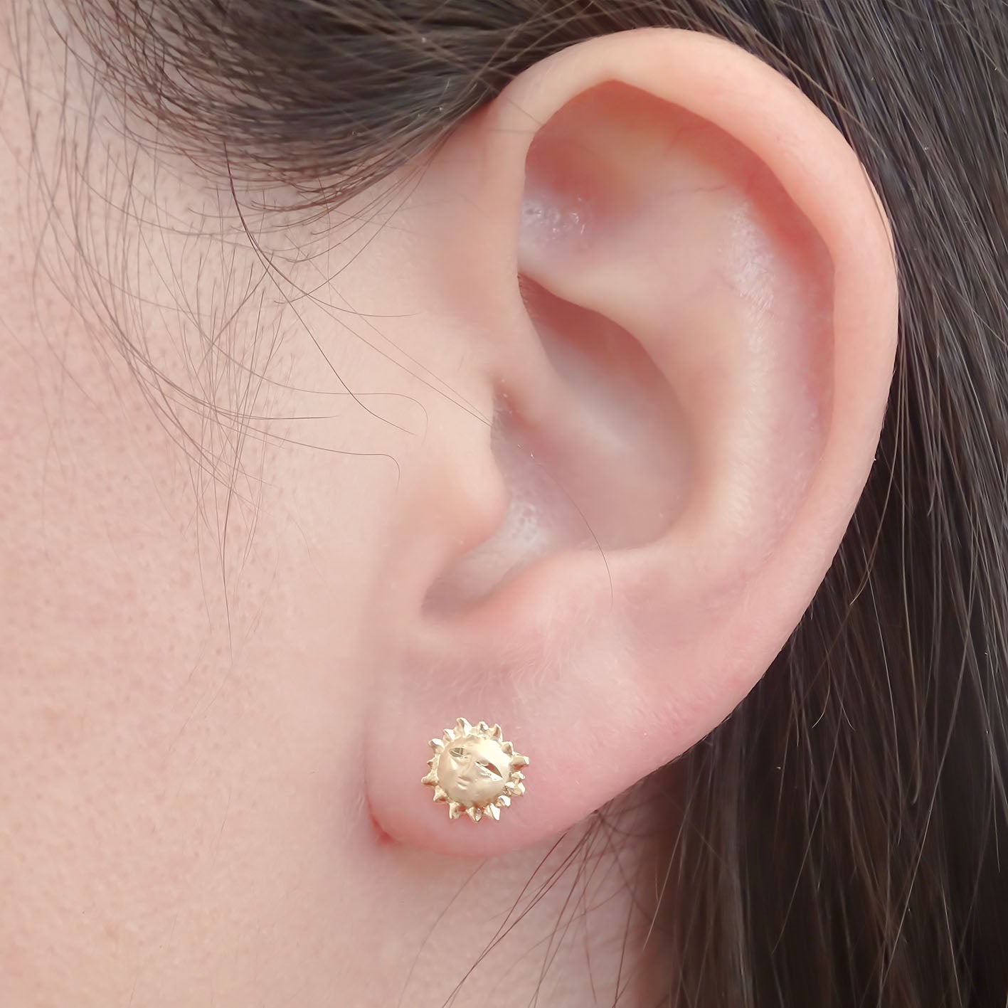 Amor Eterno - Broqueles / Aretes Sol Bebé / Oro 10k