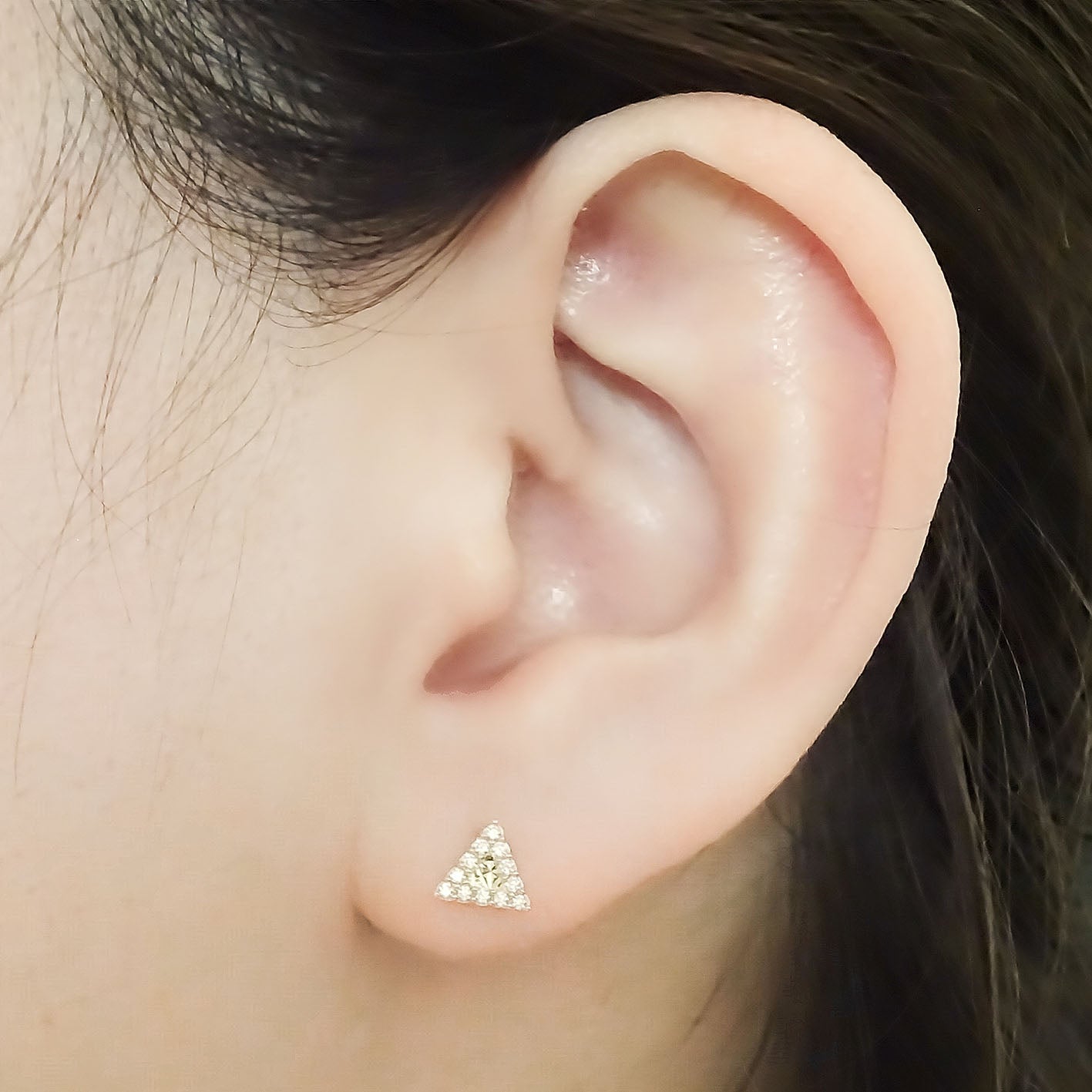 Amor Eterno - Broqueles Triángulo / Aretes / Oro Sólido 10k