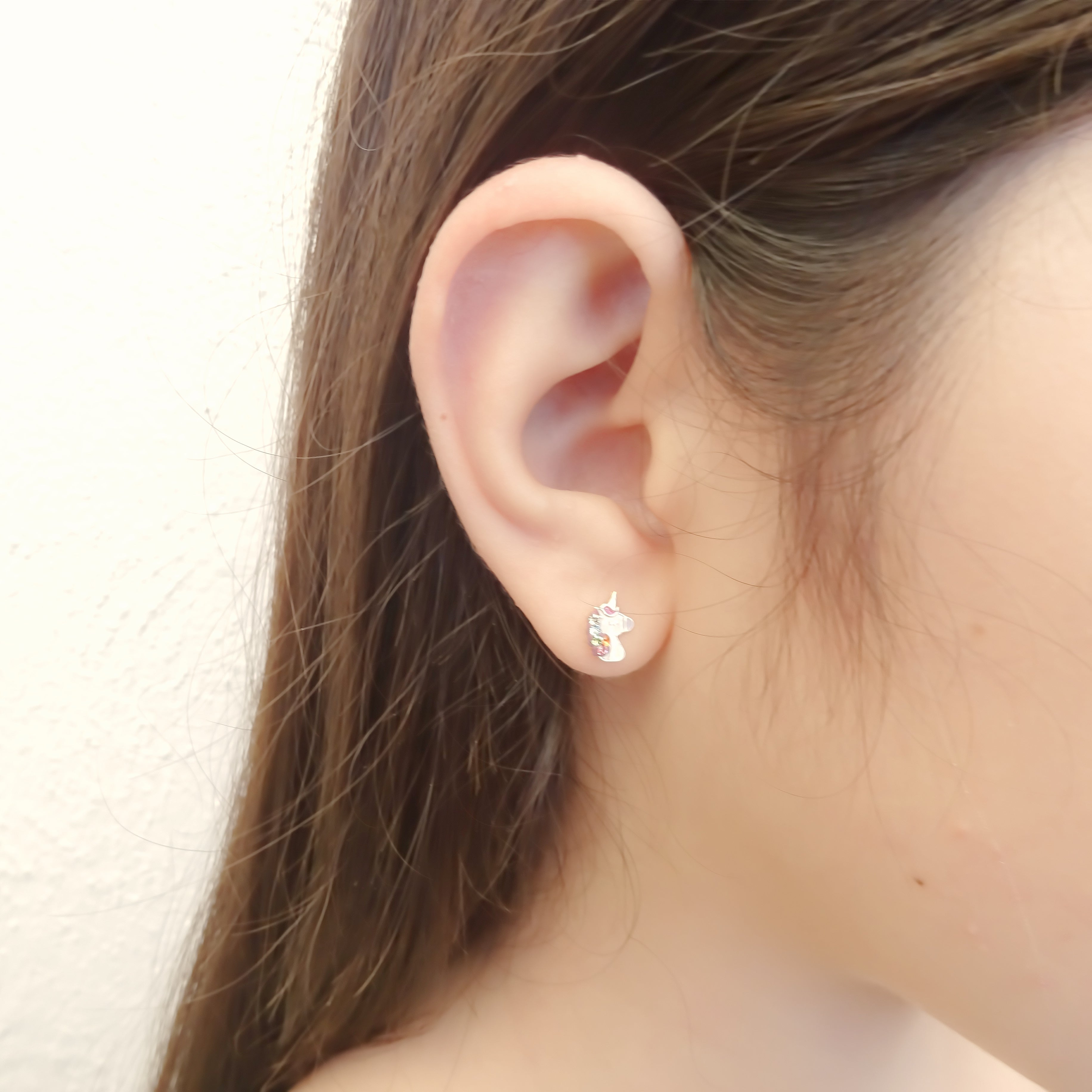Amor Eterno - Broqueles Unicornio / Aretes / Oro Sólido 10k