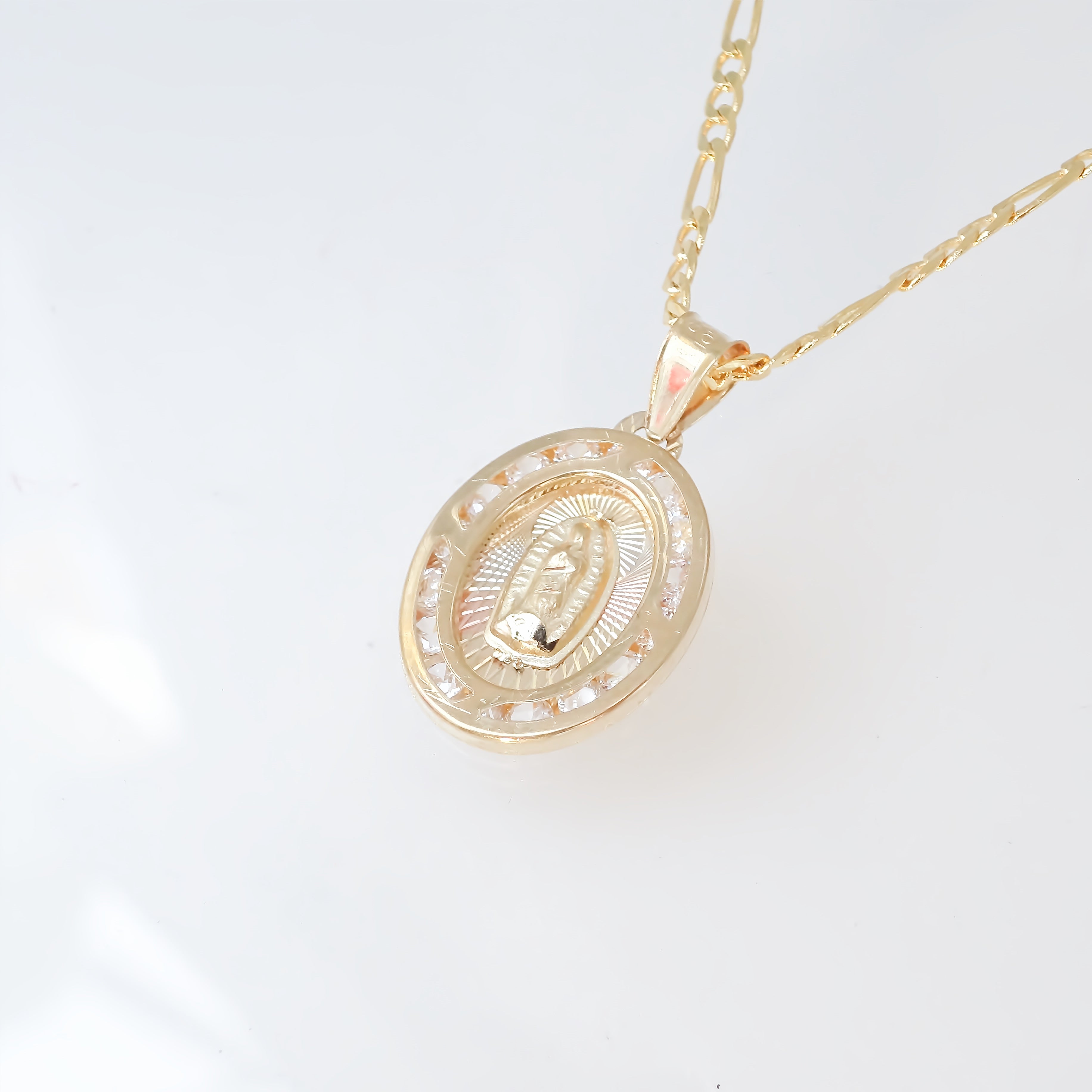 Amor Eterno - Dije Medalla Virgen / 3 Oros 10k Cadena de Regalo
