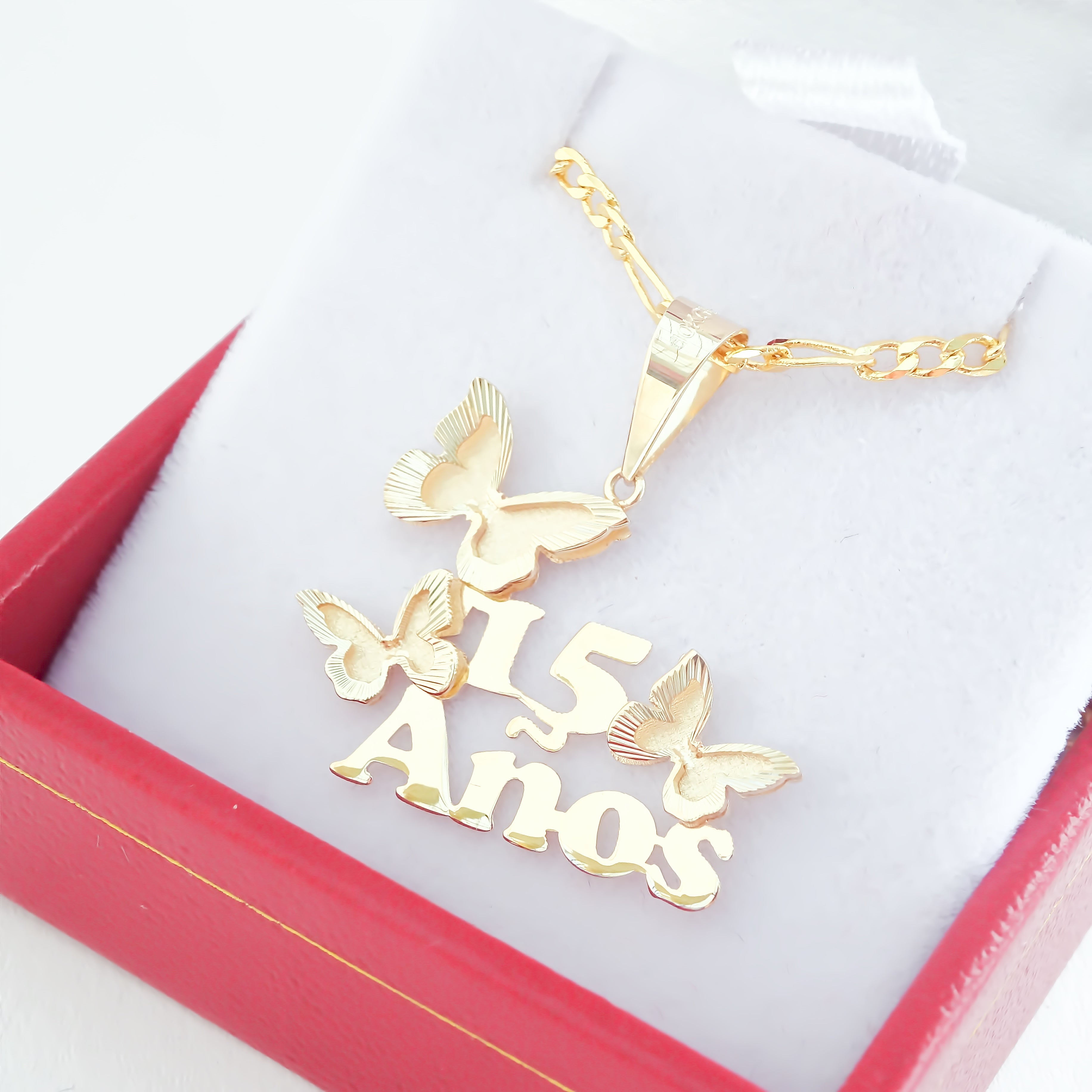 Amor Eterno - Dije Mariposas Xv Años Oro Sólido 10k + Cadena de Regalo