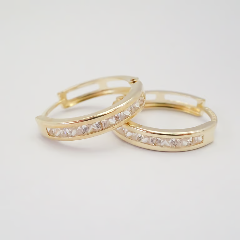 Amor Eterno - Arracadas / Aretes Huggies Dahlia Gde Oro 10k
