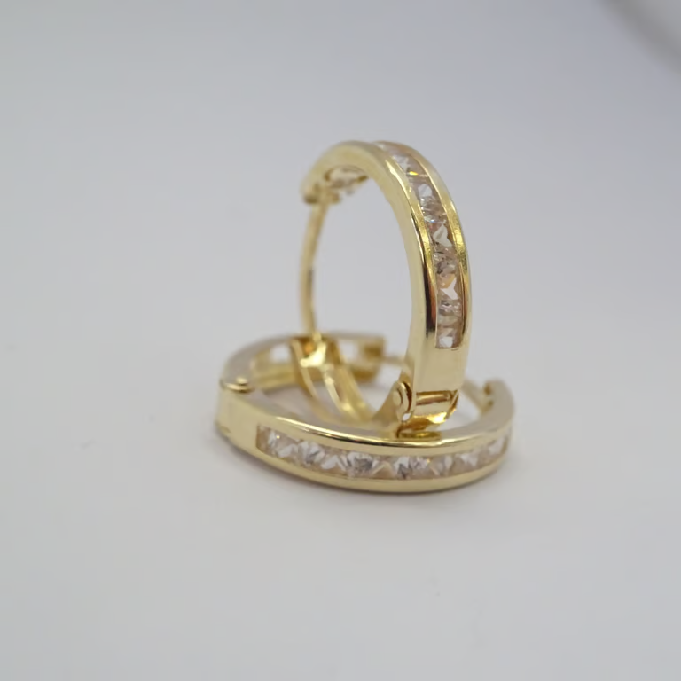 Amor Eterno - Arracadas / Aretes Huggies Dahlia Gde Oro 10k