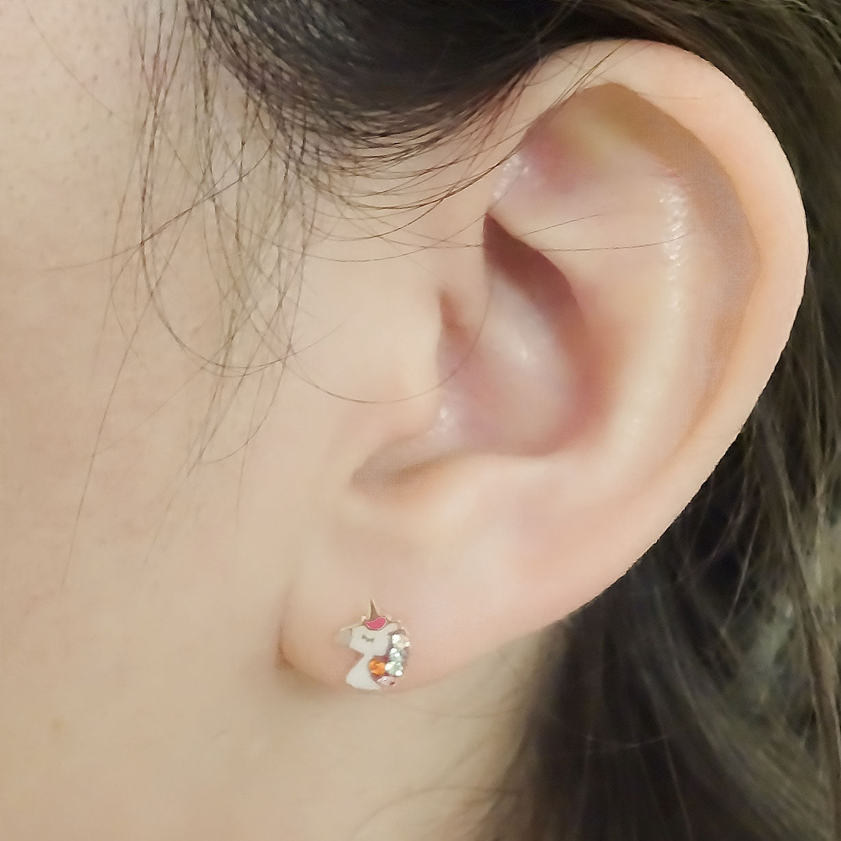 Amor Eterno - Broqueles Unicornio / Aretes / Oro Sólido 10k