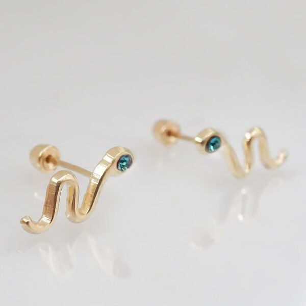 Amor Eterno - Broqueles Serpiente Vibora / Aretes / Oro 10k / Verde - Imagen 4