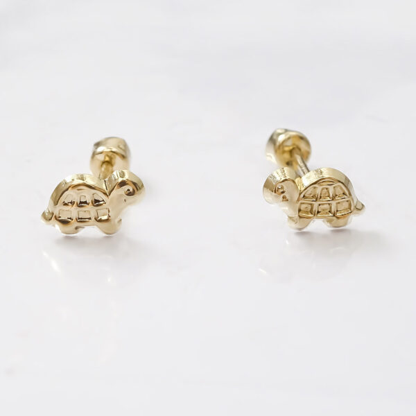 Amor Eterno - Broqueles Tortuga Mini Bebé / Aretes / Oro 10k - Imagen 4