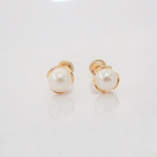 Amor Eterno - Broqueles Deluxe Perla Flor / Aretes / Oro 10k - Imagen 3