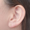 Amor Eterno - Broqueles Triángulo Silueta / Aretes / Oro 10k - Imagen 7
