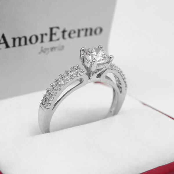 Amor Eterno - Anillo Europa / Oro Sólido 10k / Blanco - Imagen 3